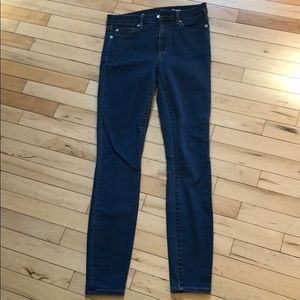 GAP True Skinny Mid Rise size 27R